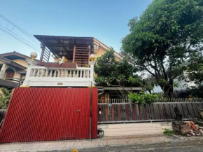 曼��独栋Lat Phrao精品别墅